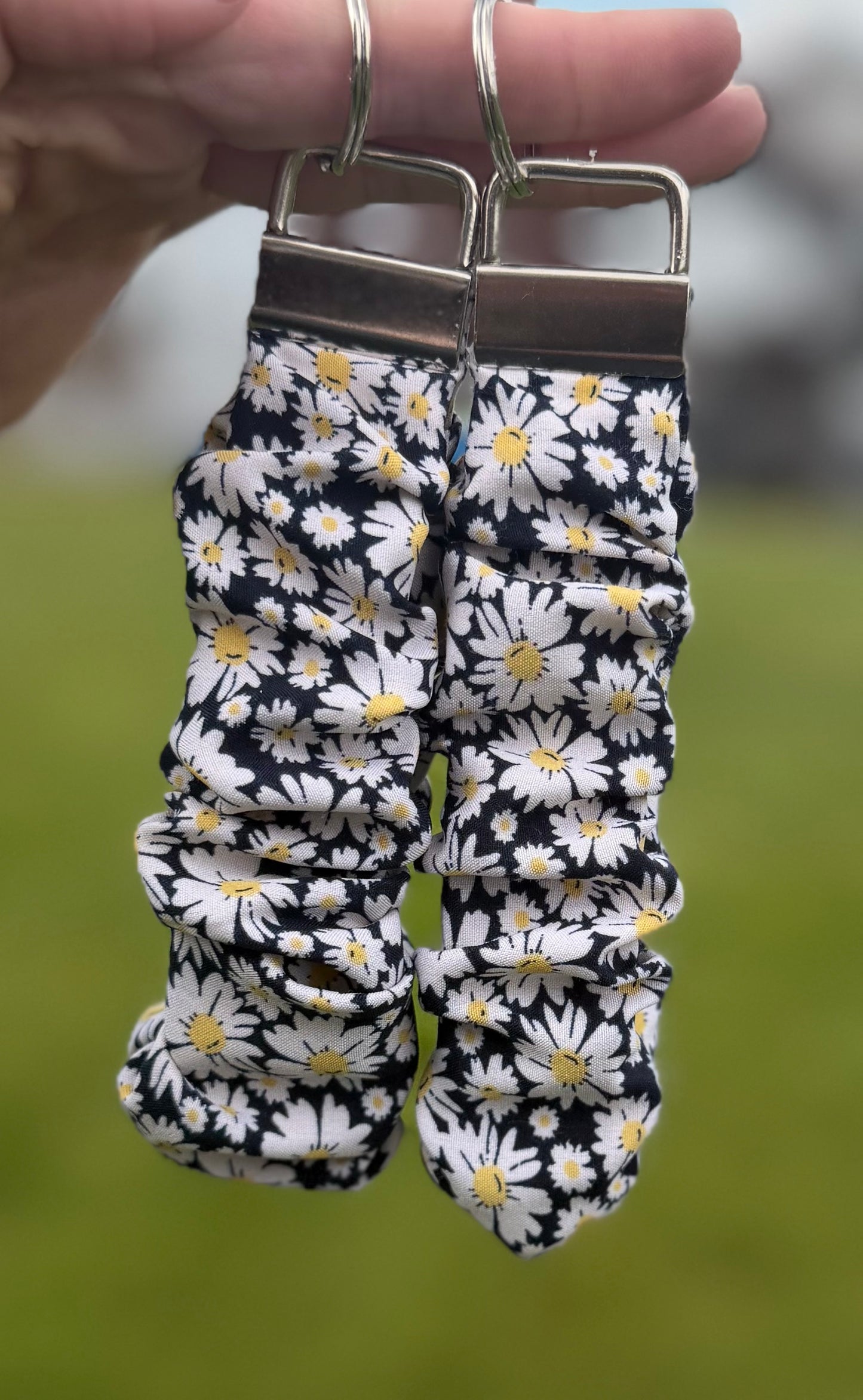 White Flowers Scrunchie Wristlet